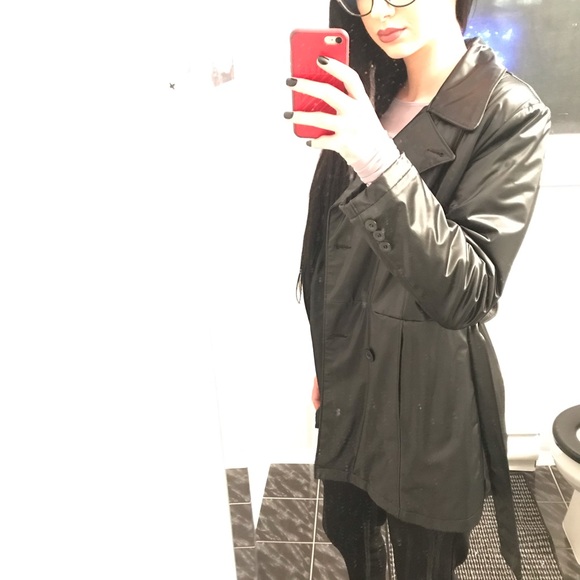 Black shiny coat - Picture 4 of 8